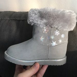 Brand new Toddler boots size 6